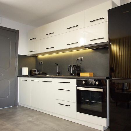 Kiriakos Apartment Kalamata Exteriör bild