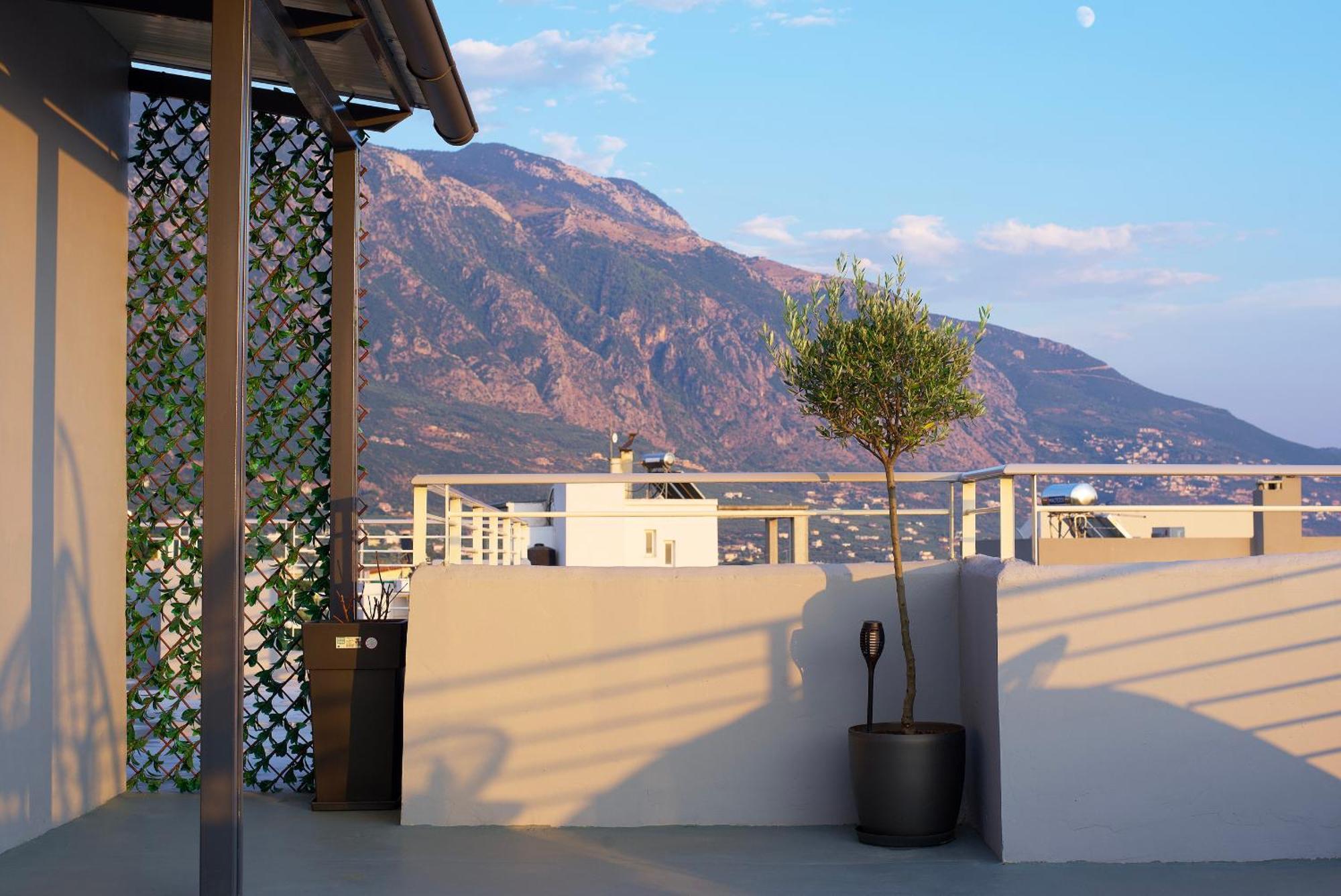 Kiriakos Apartment Kalamata Exteriör bild